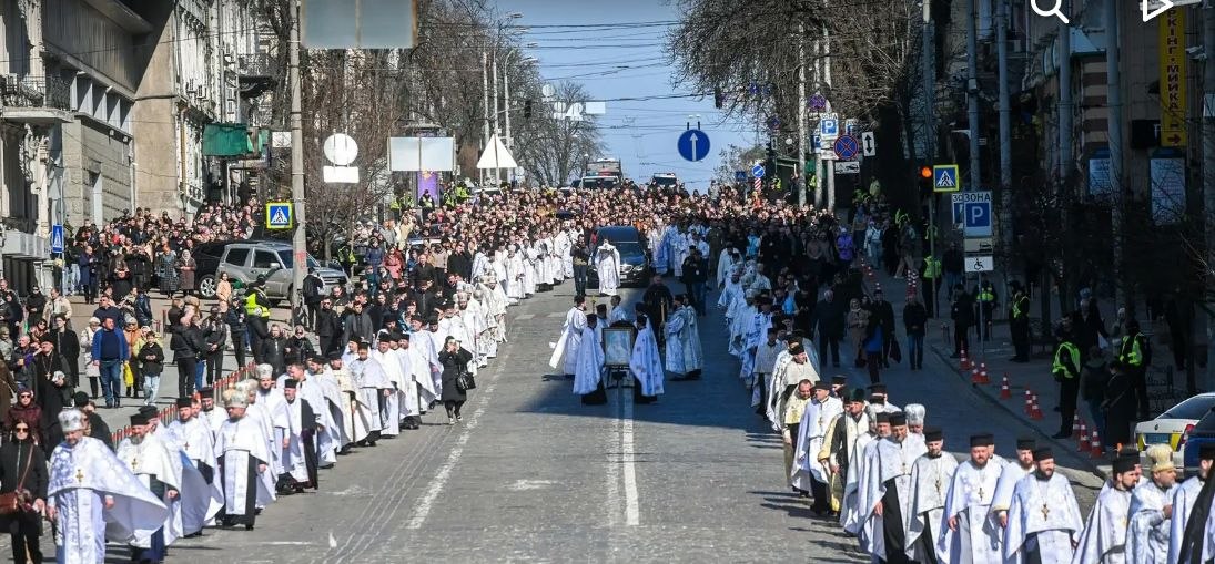 Духовенство та паломники з Вінниччини попрощалися з Патріархом Філаретом
