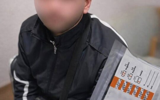 Бліде обличчя та «завмерлі» зіниці: у Вінниці патрульні затримали водія під дією двох наркотиків