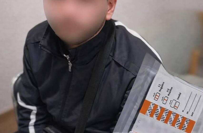 Бліде обличчя та «завмерлі» зіниці: у Вінниці патрульні затримали водія під дією двох наркотиків