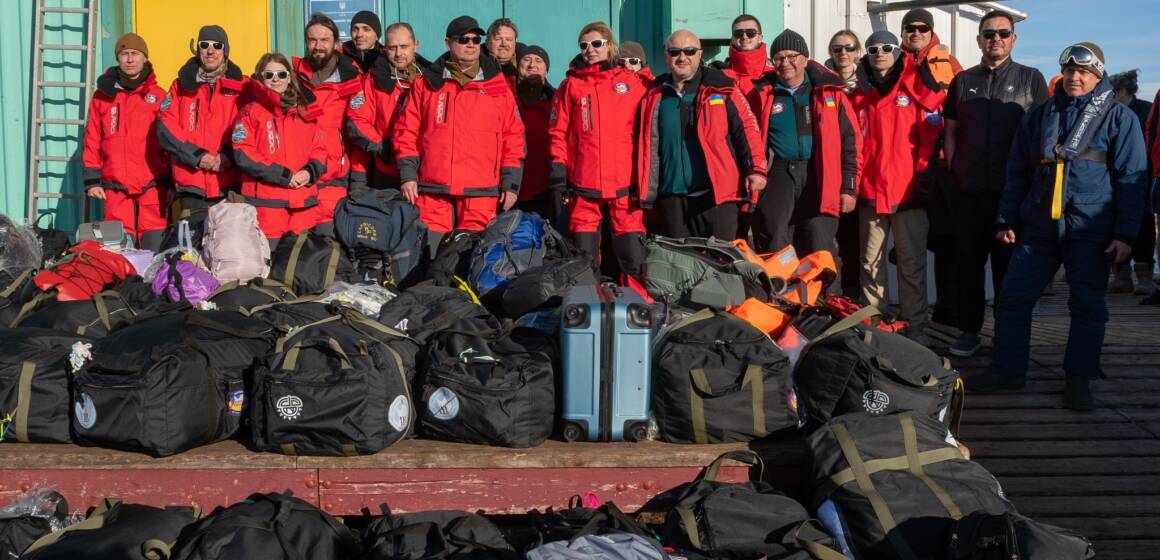 В Антарктиду прибули українські полярники: експедицію очолила вінничанка