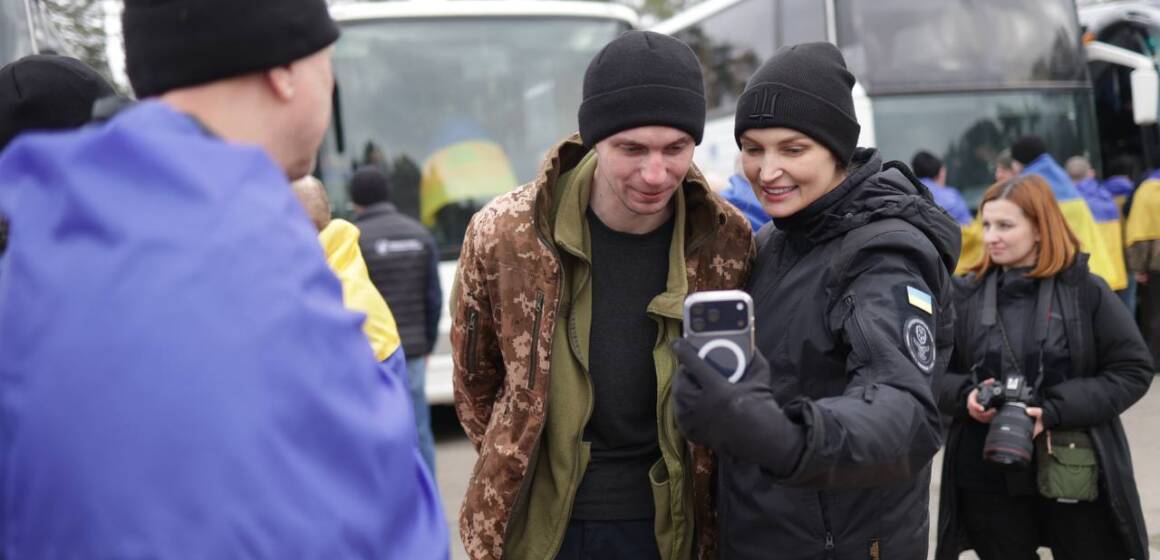 «Ми всі на вас чекали»: серед звільнених із полону – дев’ятеро захисників з Вінниччини