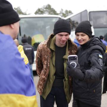 «Ми всі на вас чекали»: серед звільнених із полону – дев’ятеро захисників з Вінниччини