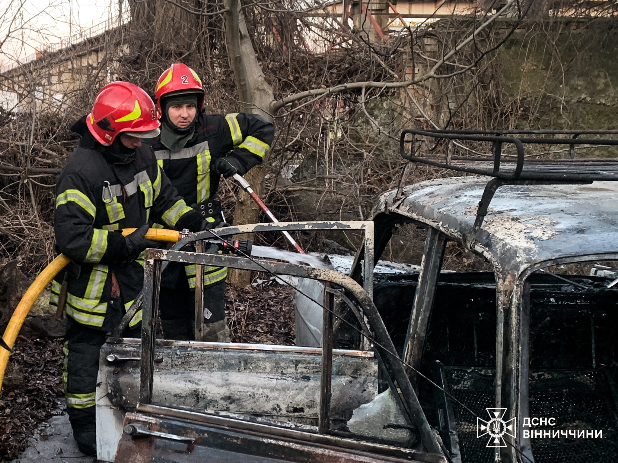 За добу на Вінниччині сталося дві пожежі: горіли авто та приватний будинок