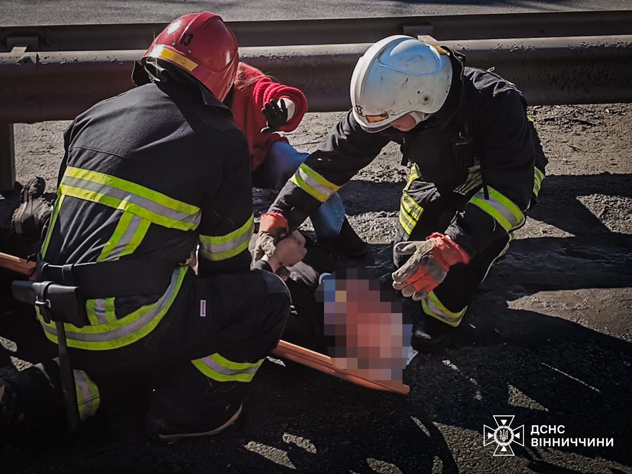 ДТП у Немирівській громаді: водія викинуло з авто