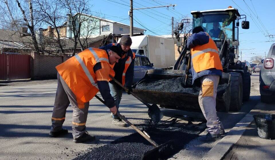 649081748_935502685651955_2348079814577606874_n (2) У Вінниці ремонтують найбільш пошкоджені ділянки доріг