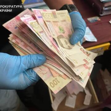 «Відпустка» за гроші: на Вінниччині викрили заступницю командира роти