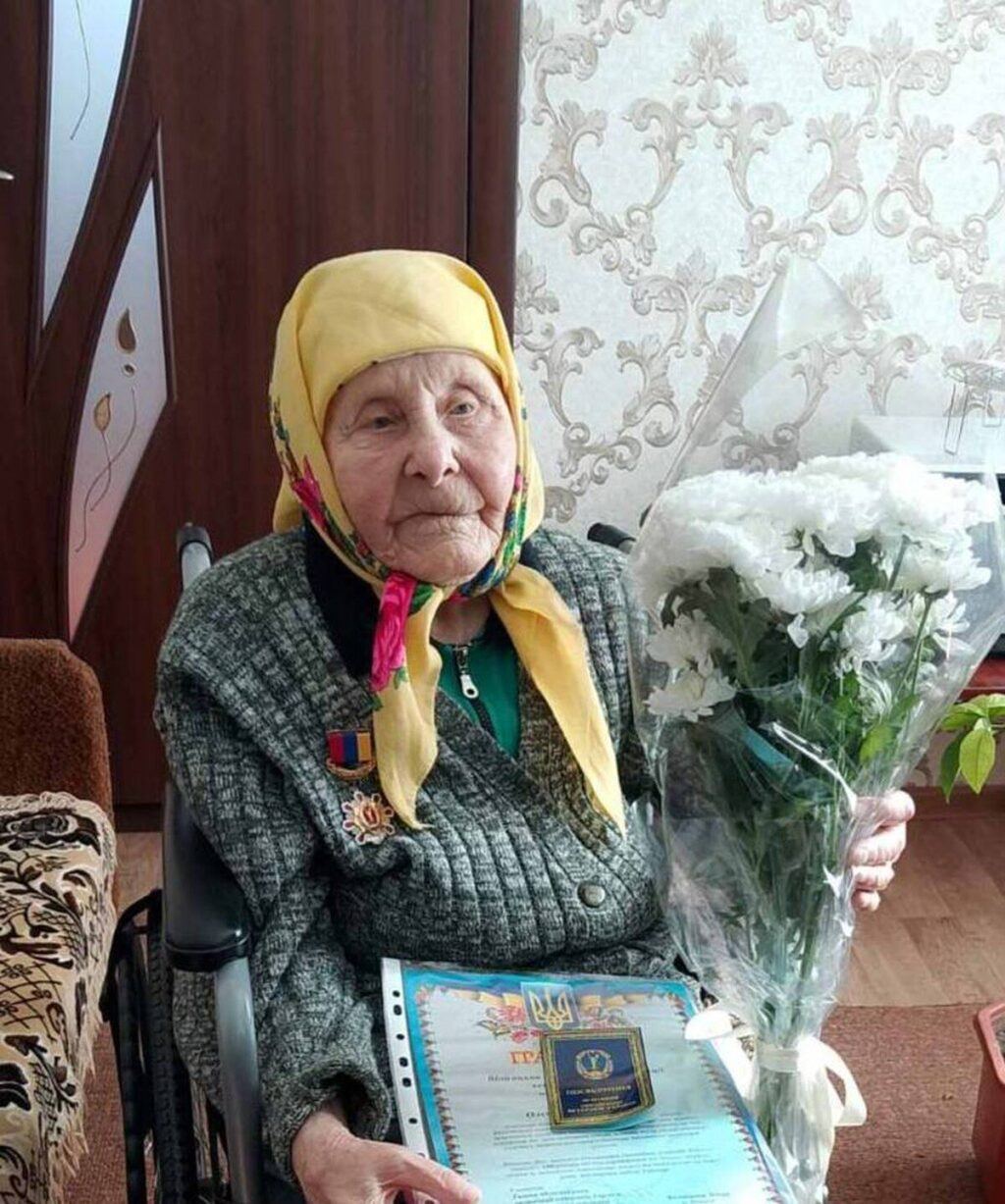 У Теплицькій громаді вітали 100-річну ювілярку