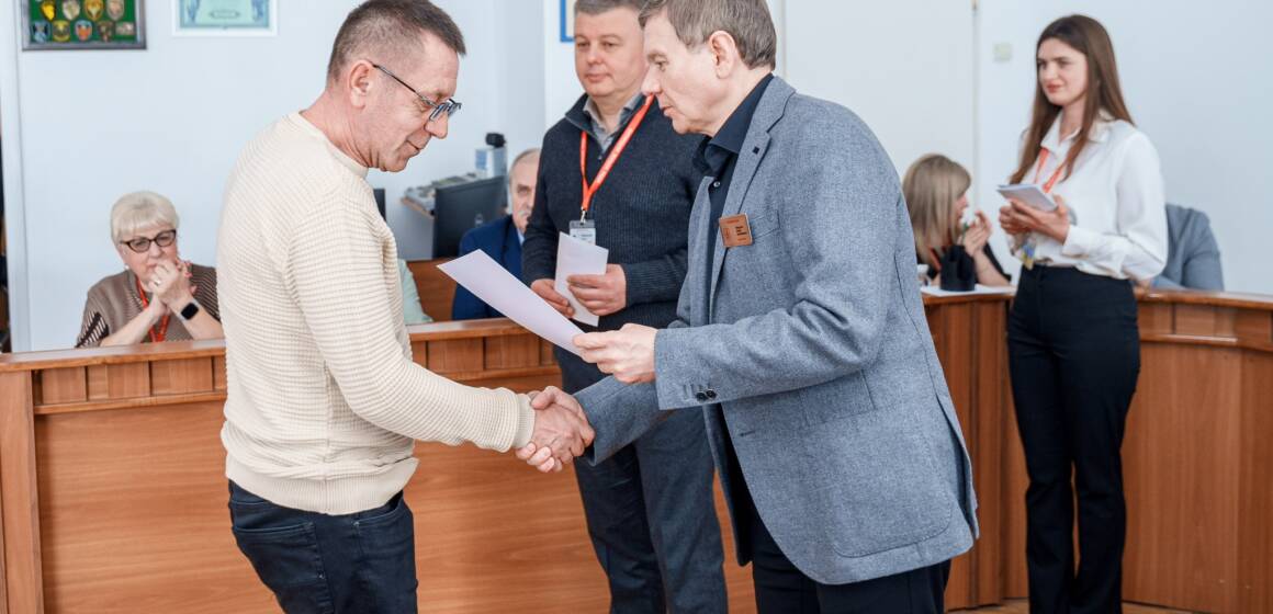 Від вінницьких вулиць до столичних багатоповерхівок: у Вінниці нагородили кращих комунальників міста