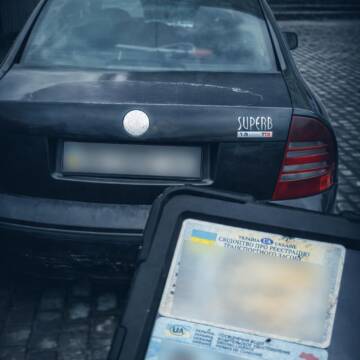 У Вінниці патрульні зупинили автомобіль, який перебував у розшуку з 2022 року