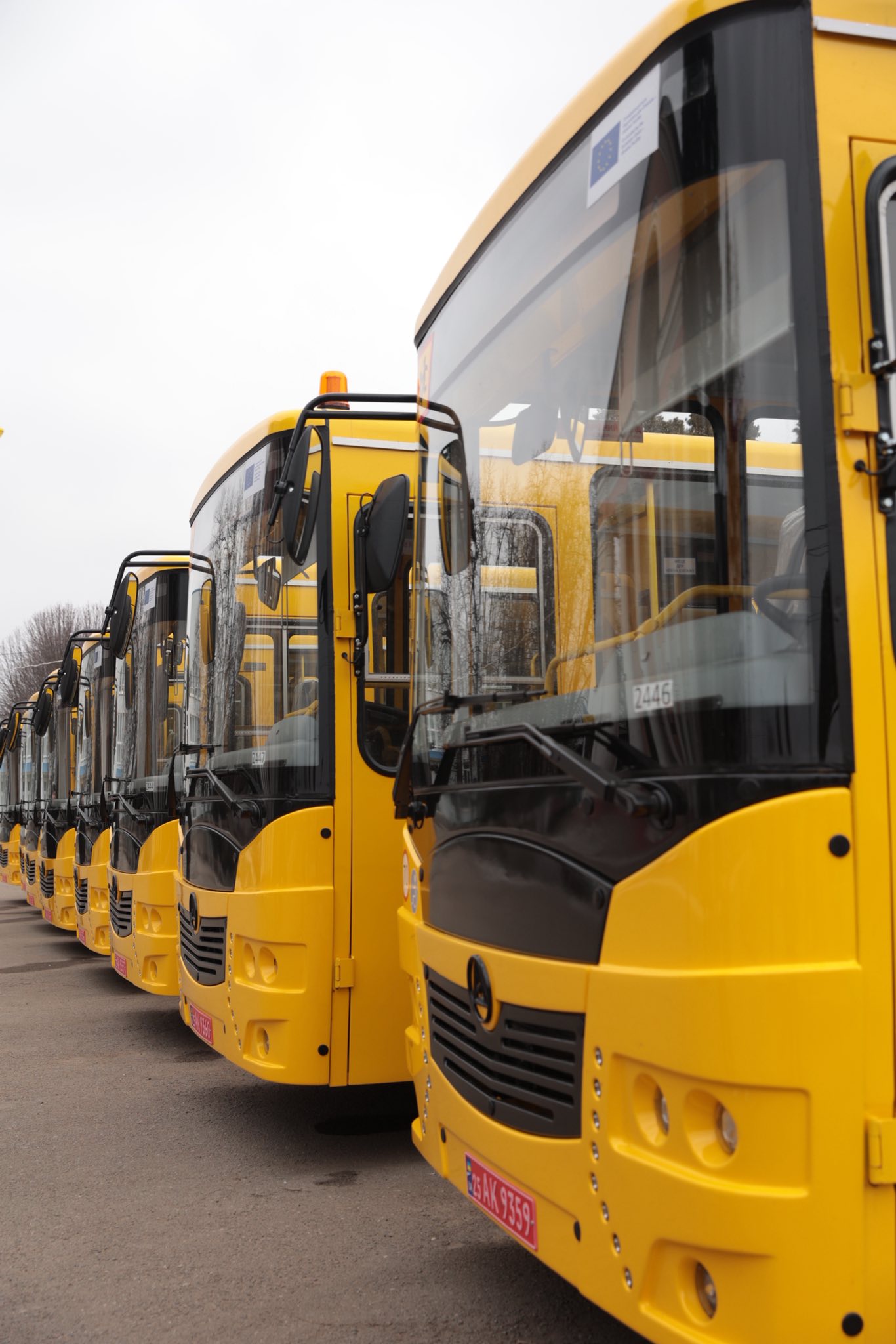 Гайсинський район отримав 8 нових інклюзивних автобусів