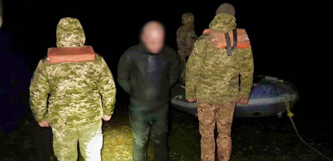 На Вінниччині прикордонники зупинили нічний «заплив» через Дністер