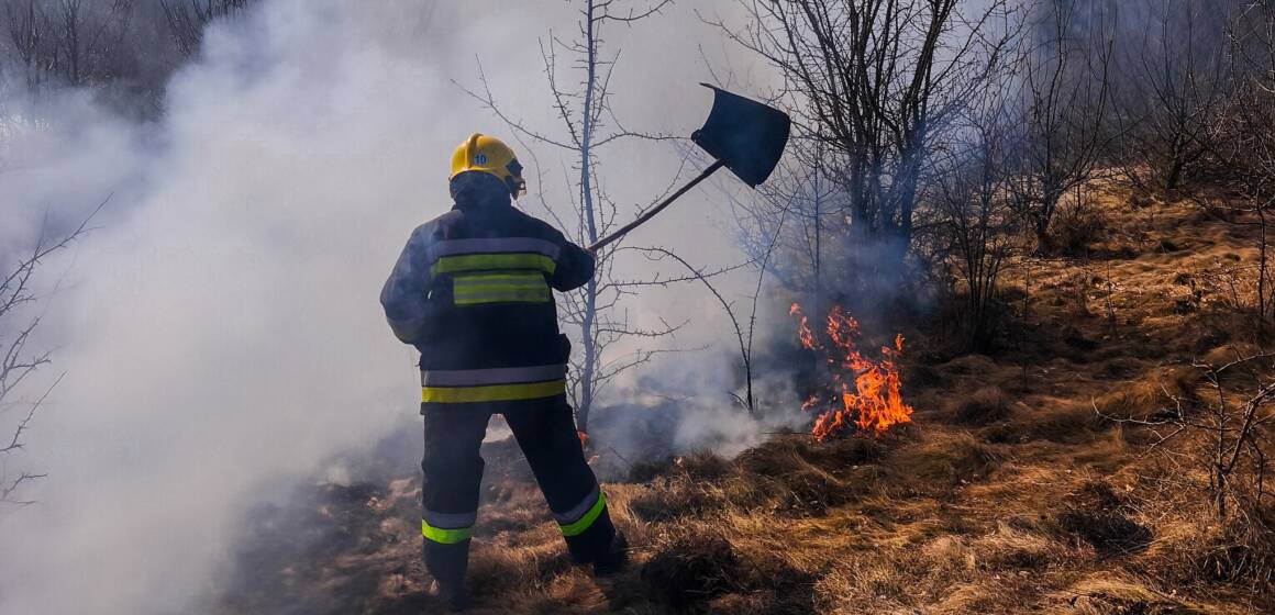 11 гектарів сухої трави вигоріли на Вінниччині минулої доби