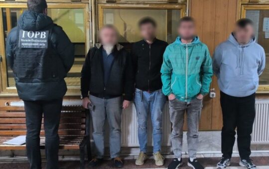 У Могилеві-Подільському прикордонники зупинили схему «кадрового експорту» за кордон