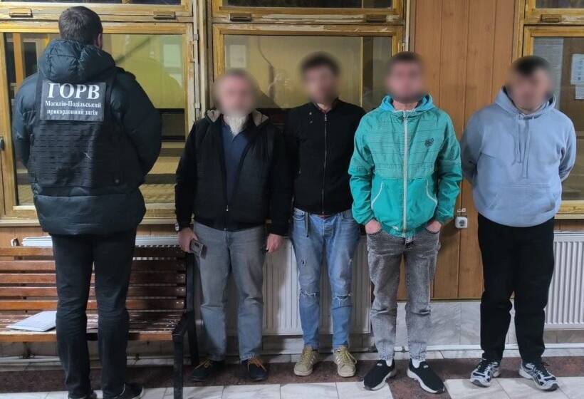 У Могилеві-Подільському прикордонники зупинили схему «кадрового експорту» за кордон
