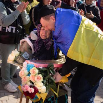 Дорога додому довжиною у чотири роки: у Борівці зустріли звільненого з полону Миколу Синишина