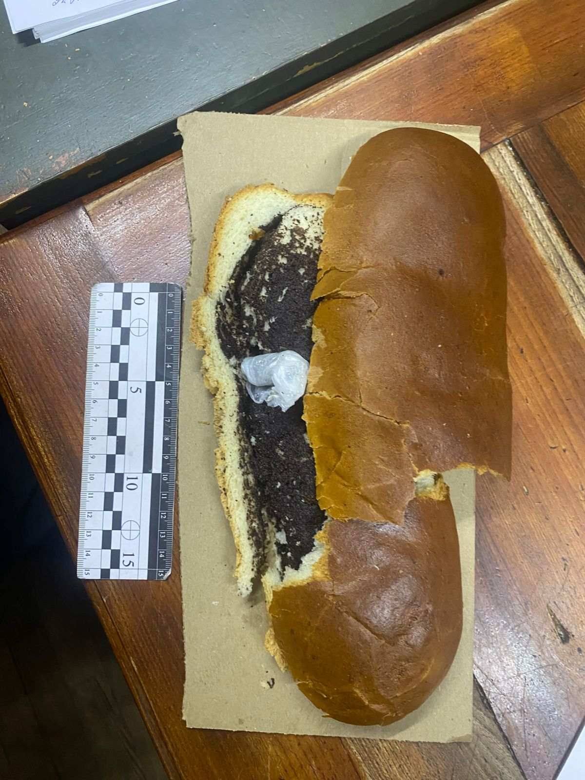 Наркотики у булці з маком: у Стрижавській колонії перехопили «заборонену» посилку