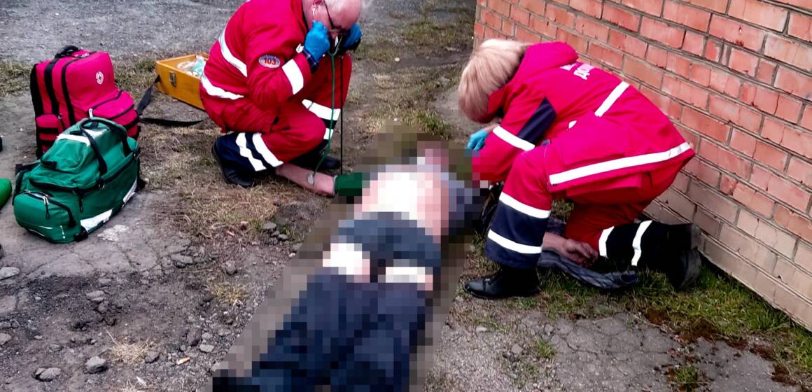 У Вінниці рятувальники винесли з палаючої квартири непритомного дідуся