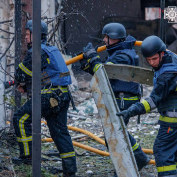 Вінниця після атаки: до ліквідації наслідків залучено 92 рятувальники