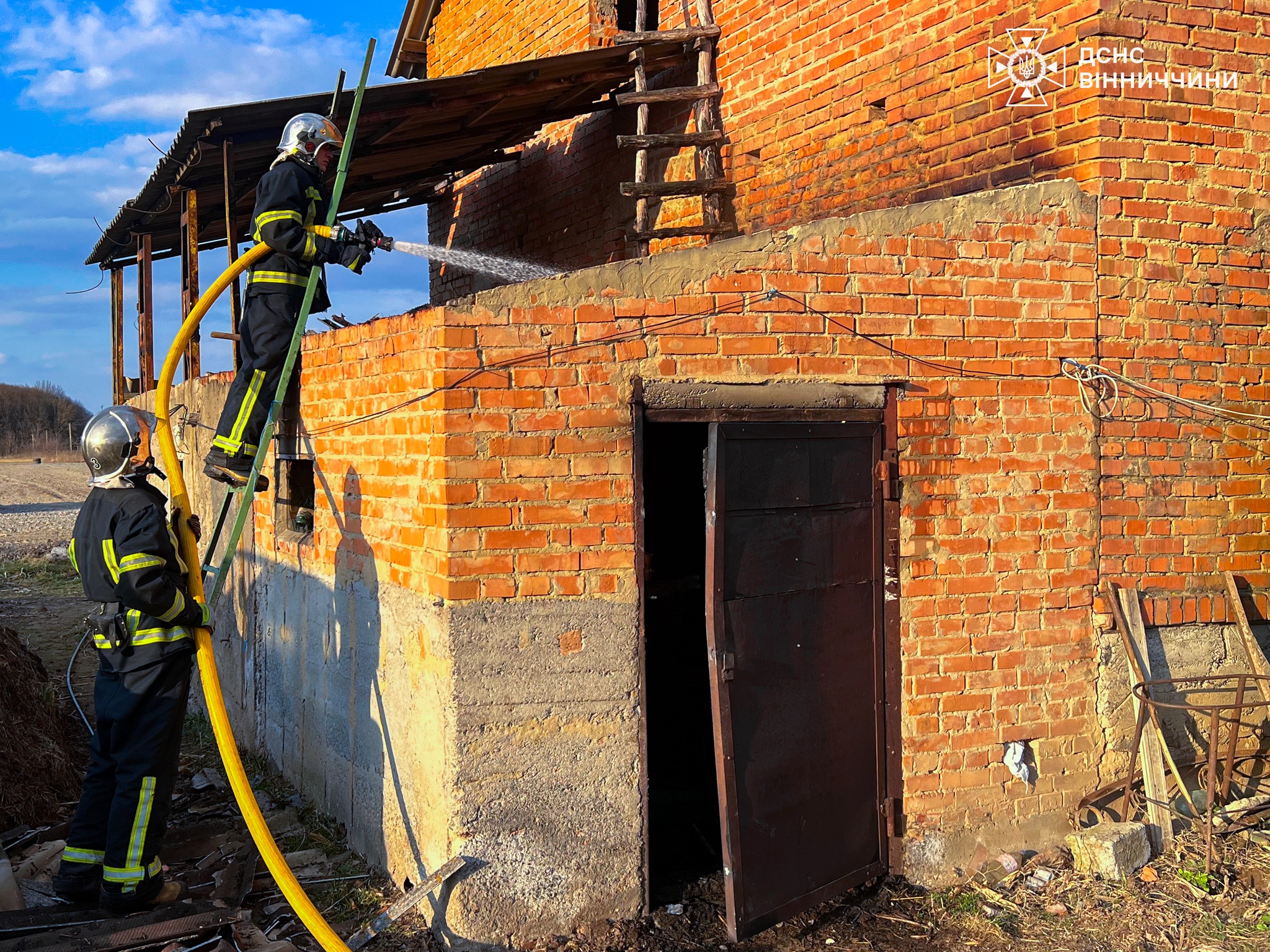 На Вінниччині минулої доби ліквідували чотири загоряння в приватних будинках