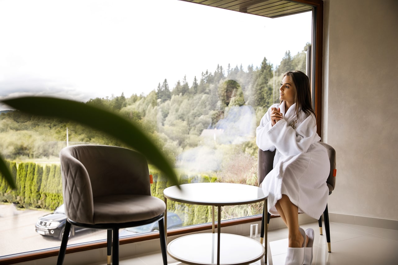 Більше не треба бути «сильною»: як обрати відпочинок, що справді рятує психіку