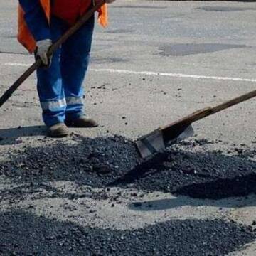 VwX3RYOtKFnTs2QU76sq.w575 На автошляхах Вінниччини проводиться аварійний ямковий ремонт (ВІДЕО)