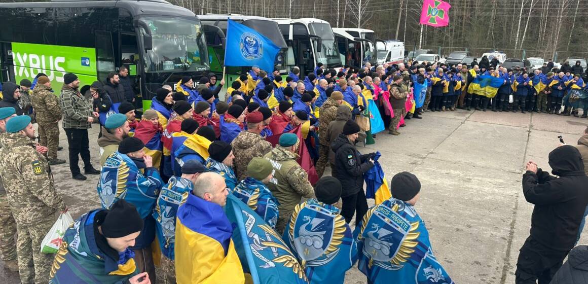З російського полону звільнили 200 українців: серед них семеро військових з Вінниччини