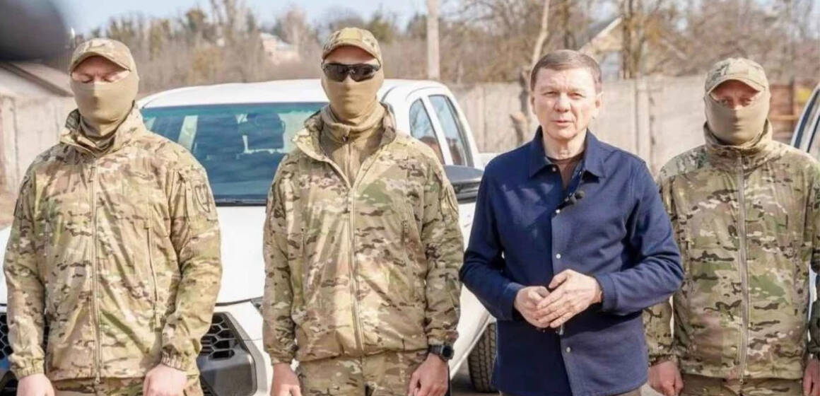 Привітали СБУ з професійним святом: два пікапи передали з Вінниці елітному підрозділу «Альфа»