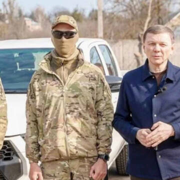 Привітали СБУ з професійним святом: два пікапи передали з Вінниці елітному підрозділу «Альфа»