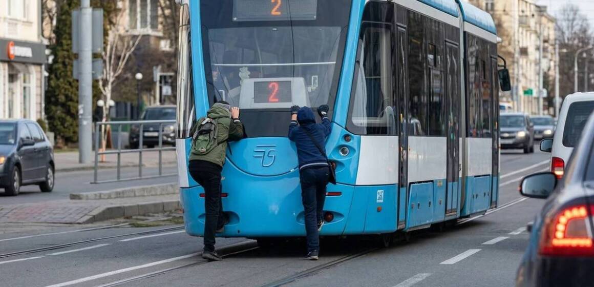Зачепінг — не розвага, а смертельна небезпека: поліція застерігає підлітків