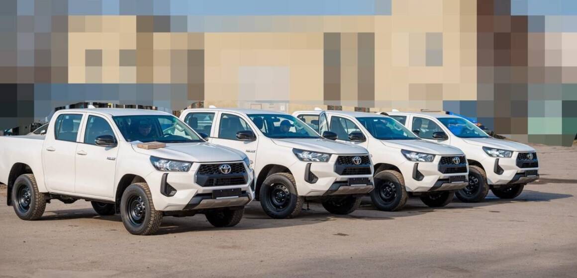 Міжрегіональний координаційний гуманітарний штаб передав чотири автомобілі Toyota Hilux для підрозділів Сил оборони України