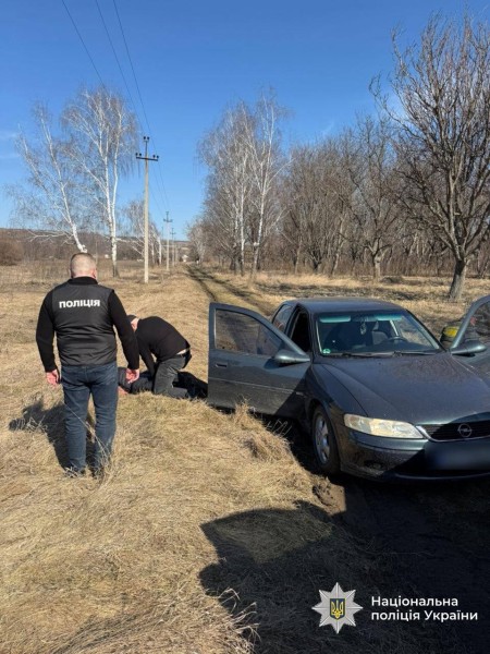 На Вінниччині затримали організаторів незаконного переправлення чоловіків через кордон