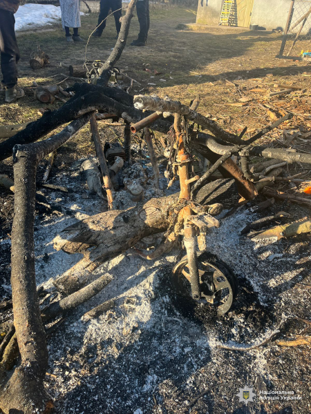 У Бершаді поліцейські затримали чоловіка, який підпалив мопед односельця