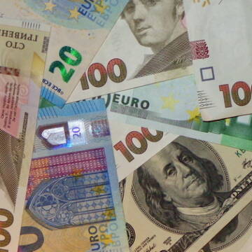 Курс валют на 27 березня: долар зріс, євро та злотий подешевшали