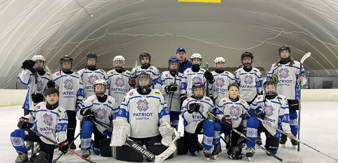 Юні хокеїсти з Вінниці стали найкращими в регулярному чемпіонаті України