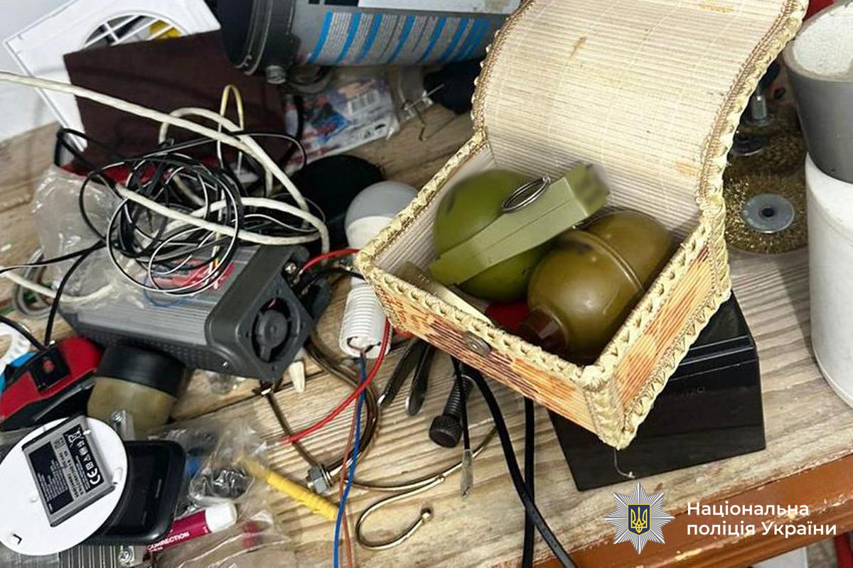 Гранати у квартирах та будинках на Вінниччині вилучила поліція