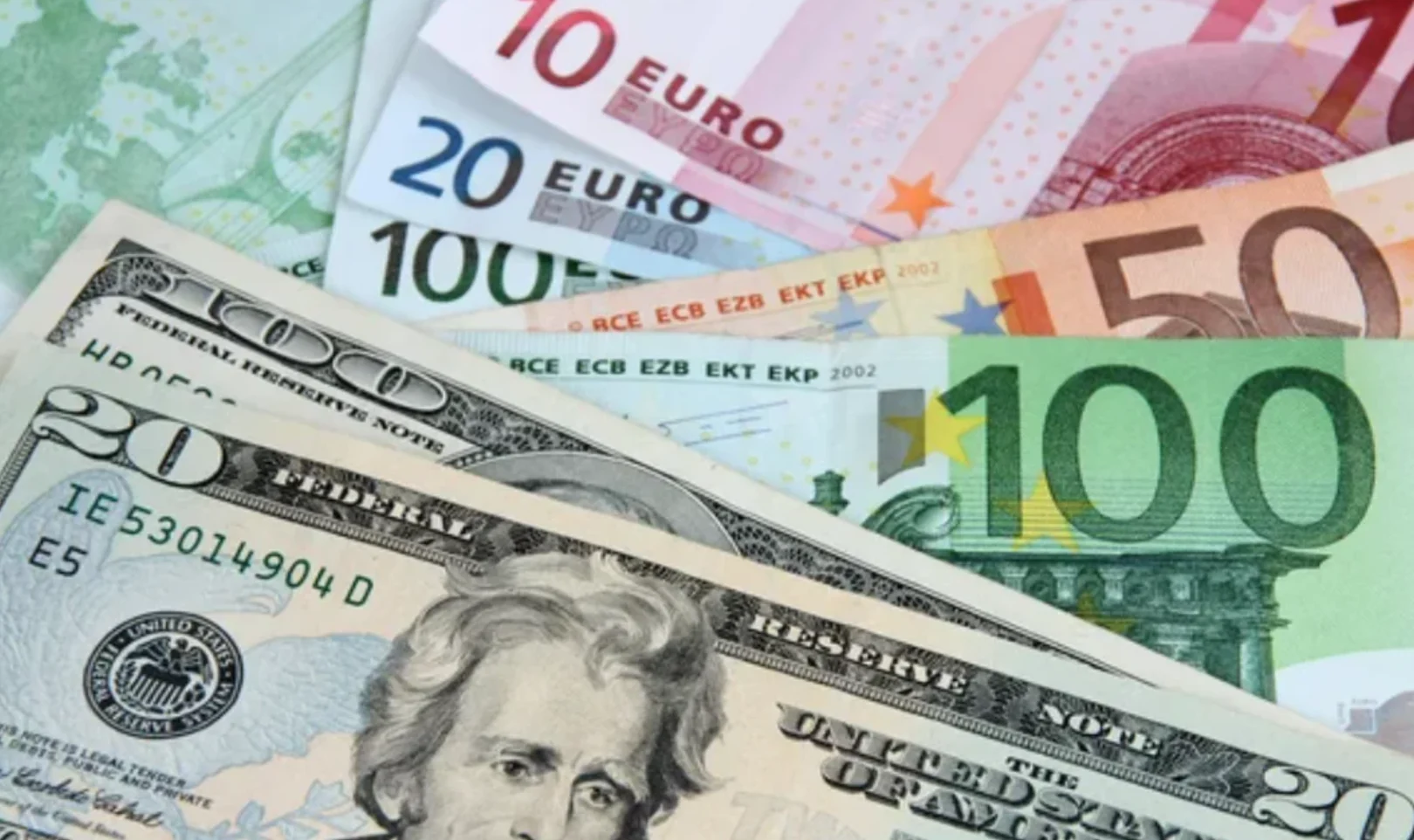 Курс валют на 31 березня: долар, євро та злотий подешевшали