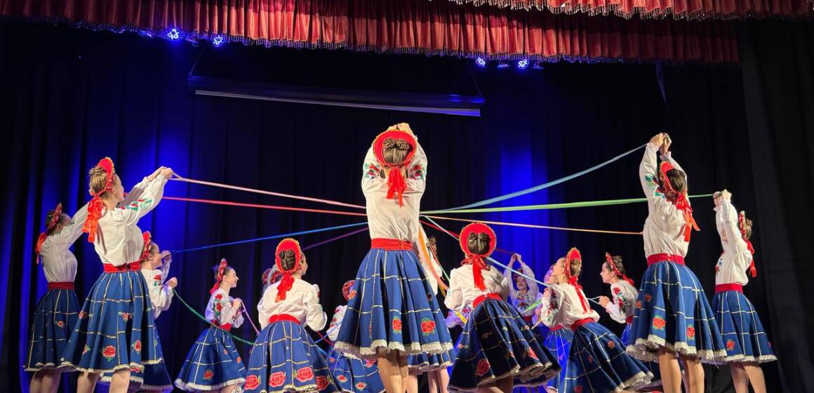 28 років на сцені та 33 країни світу: вінницький ансамбль «Радість» відзначив день народження