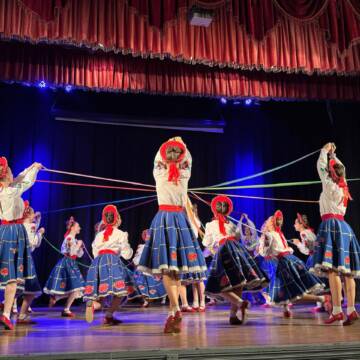 Радість (3) 28 років на сцені та 33 країни світу: вінницький ансамбль «Радість» відзначив день народження