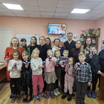 «Оберіг поколінь»: у Вінниці родини опановували давнє мистецтво створення ляльки-мотанки