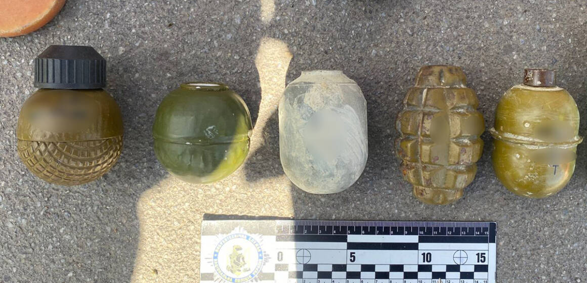 Житель Миколаївщини перевозив у машині через Вінниччину гранати