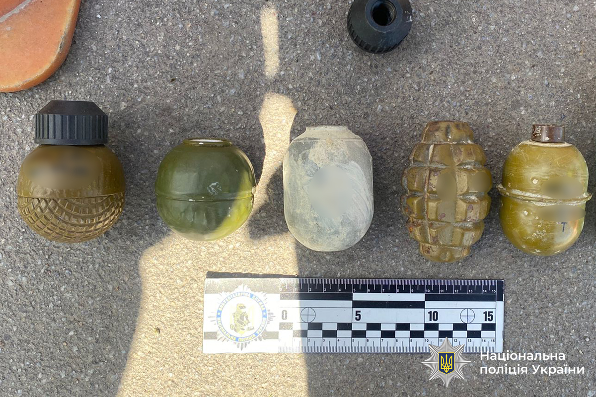 Житель Миколаївщини перевозив у машині через Вінниччину гранати
