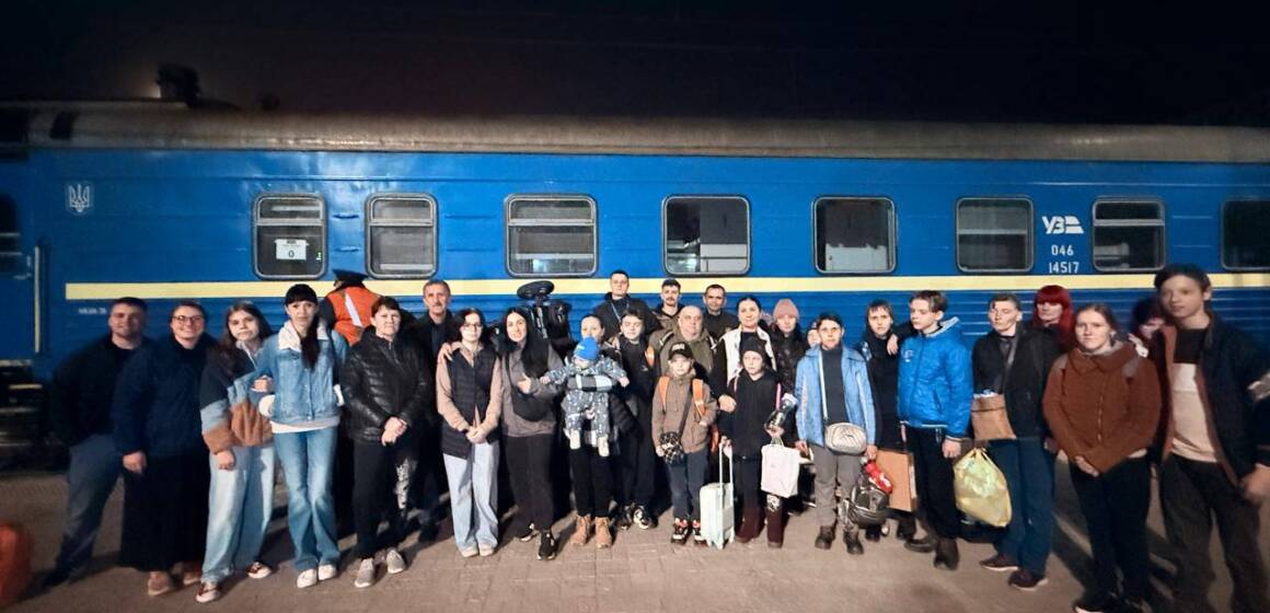 З Донеччини – до Вінниці: триває порятунок людей із небезпечних територій