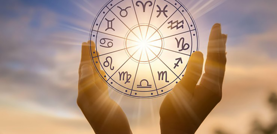 Зоряний прогноз на 21 квітня: кому вдача посміхнеться у справах, а кому — в коханні