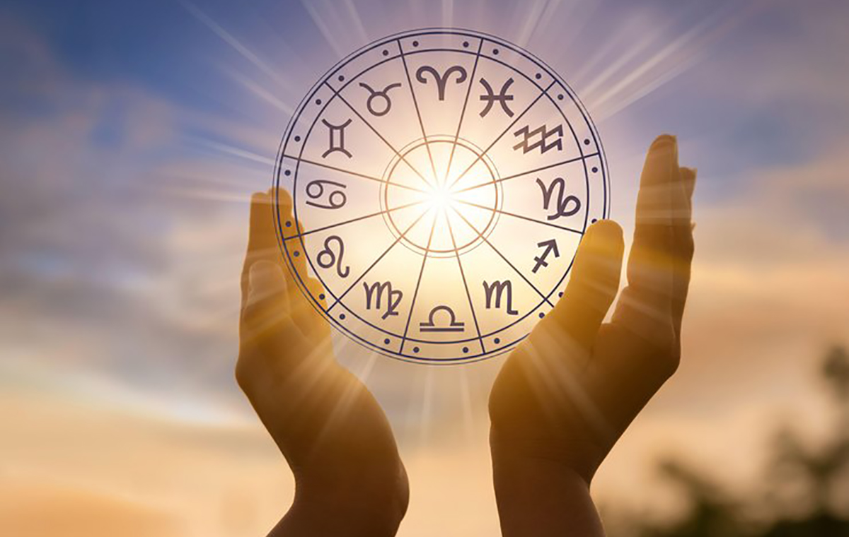 Зоряний прогноз на 21 квітня: кому вдача посміхнеться у справах, а кому — в коханні