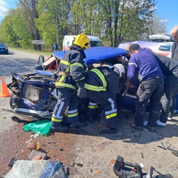 У Вінницькій області сталася масштабна ДТП за участі трьох автівок
