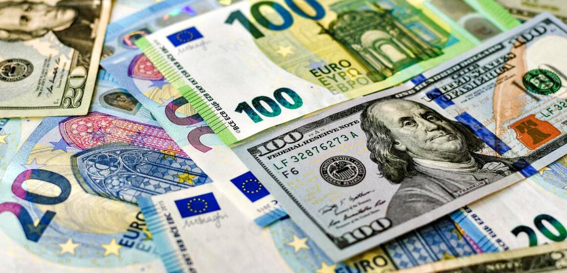 НБУ оновив курс валют: скільки коштуватимуть долар, євро і злотий