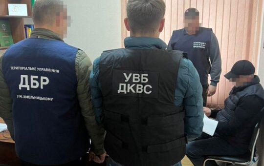 «Золоті премії»: начальника колонії на Вінниччині судитимуть за привласнення 400 тисяч гривень