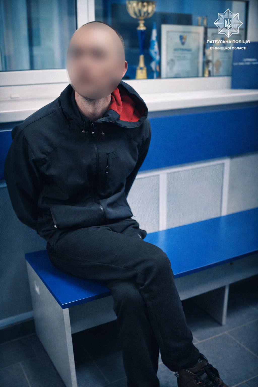 «Потрійний протокол»: на Привокзальній патрульні втихомирили нетверезого хулігана