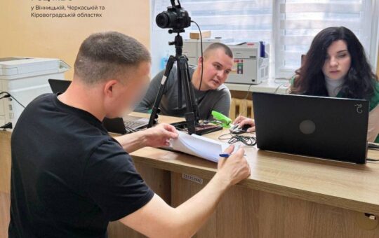 На Вінниччині відновили 24 посвідчення водія для захисників після полону