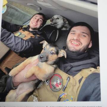 «Евакуація життя»: у Вінницьці відкрили фотовиставку про порятунок тварин із пекла війни